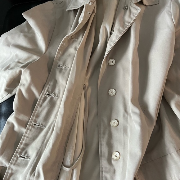vintage trench coat - Picture 9 of 10